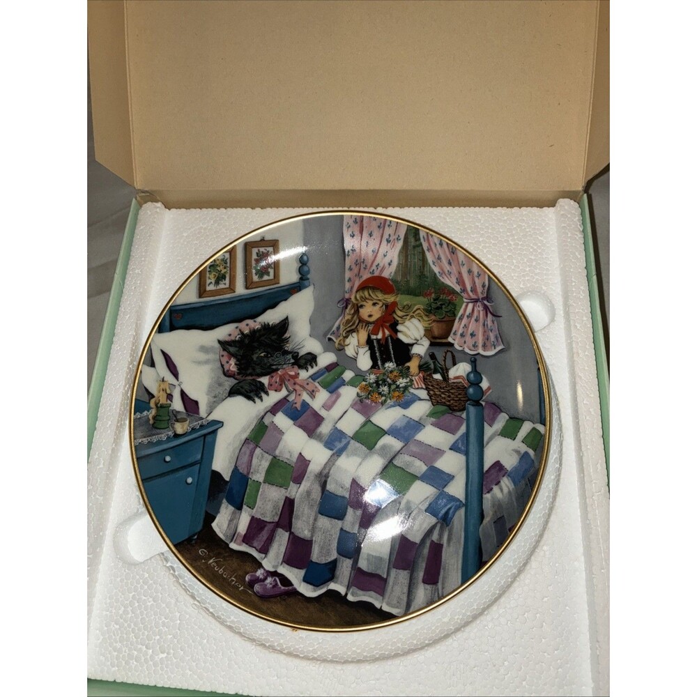 Rotkäppchen" (Little Red Riding Hood) Collectors Plate